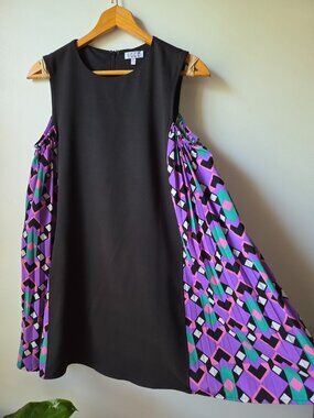 EUC LIKE NEW TCEC BLACK AND GEOMETRIC PRINT SWING SHORT DRESS SIZE SMALL